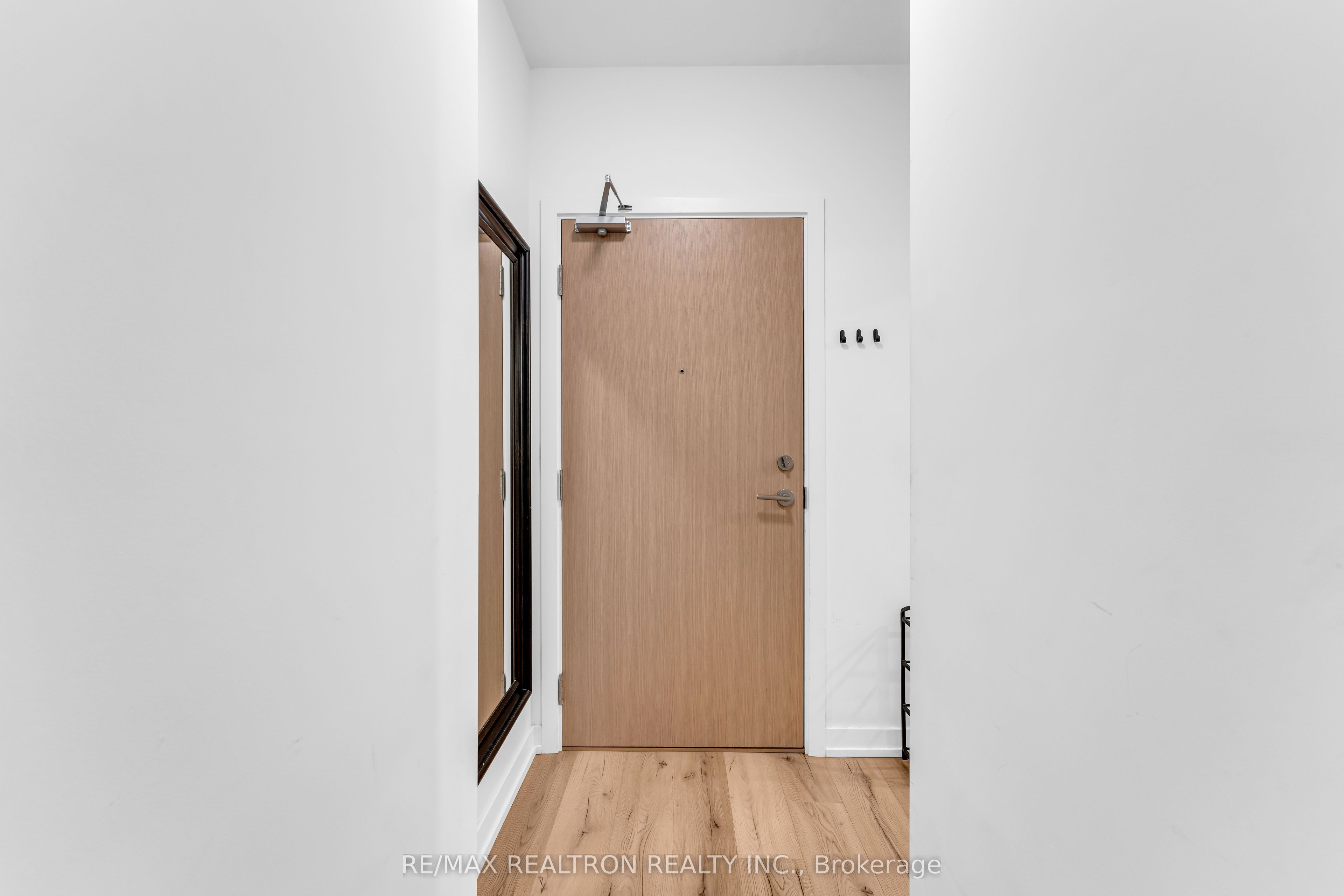 1195 The Queensway 317, Toronto, ON M8Z 1R6 photo 2