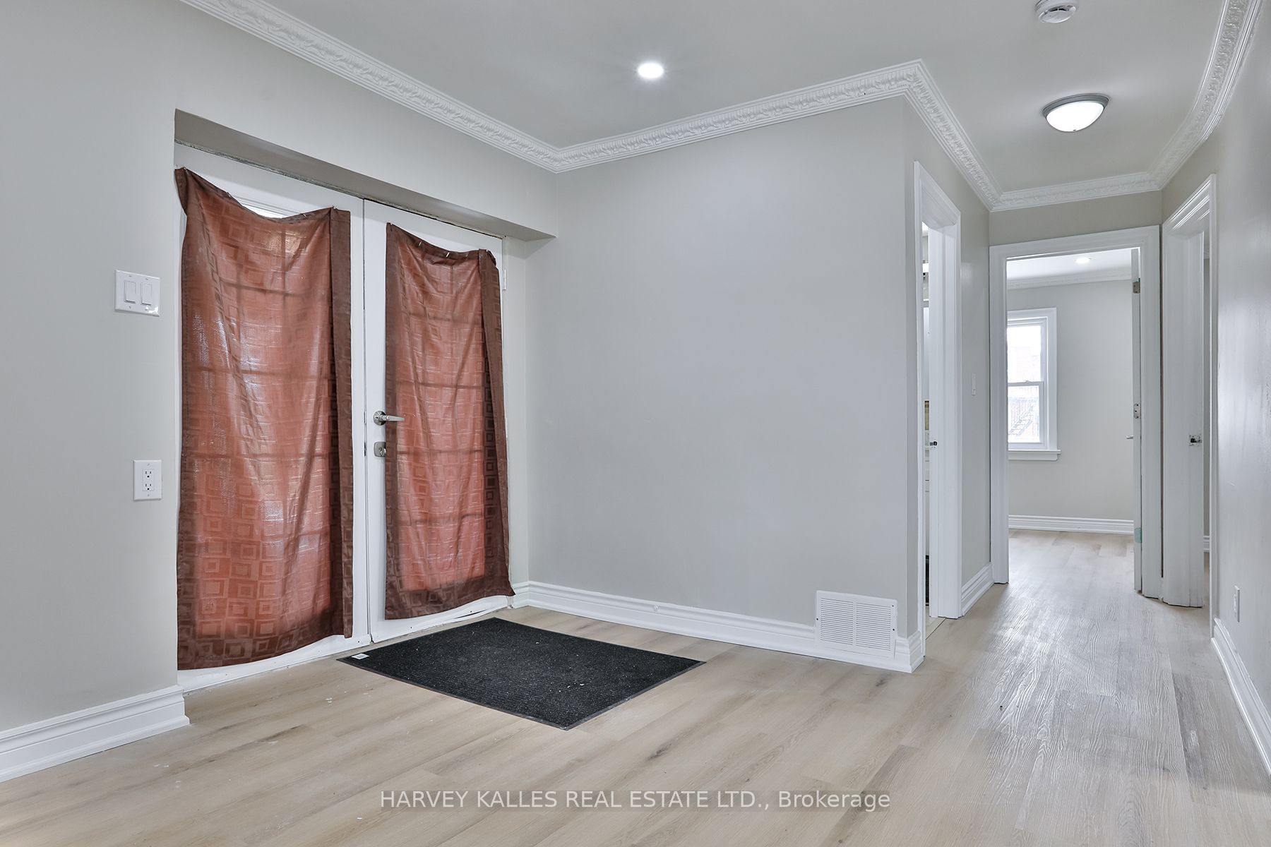 1239 Jane Street, Toronto, ON M6M 4X9 photo 2