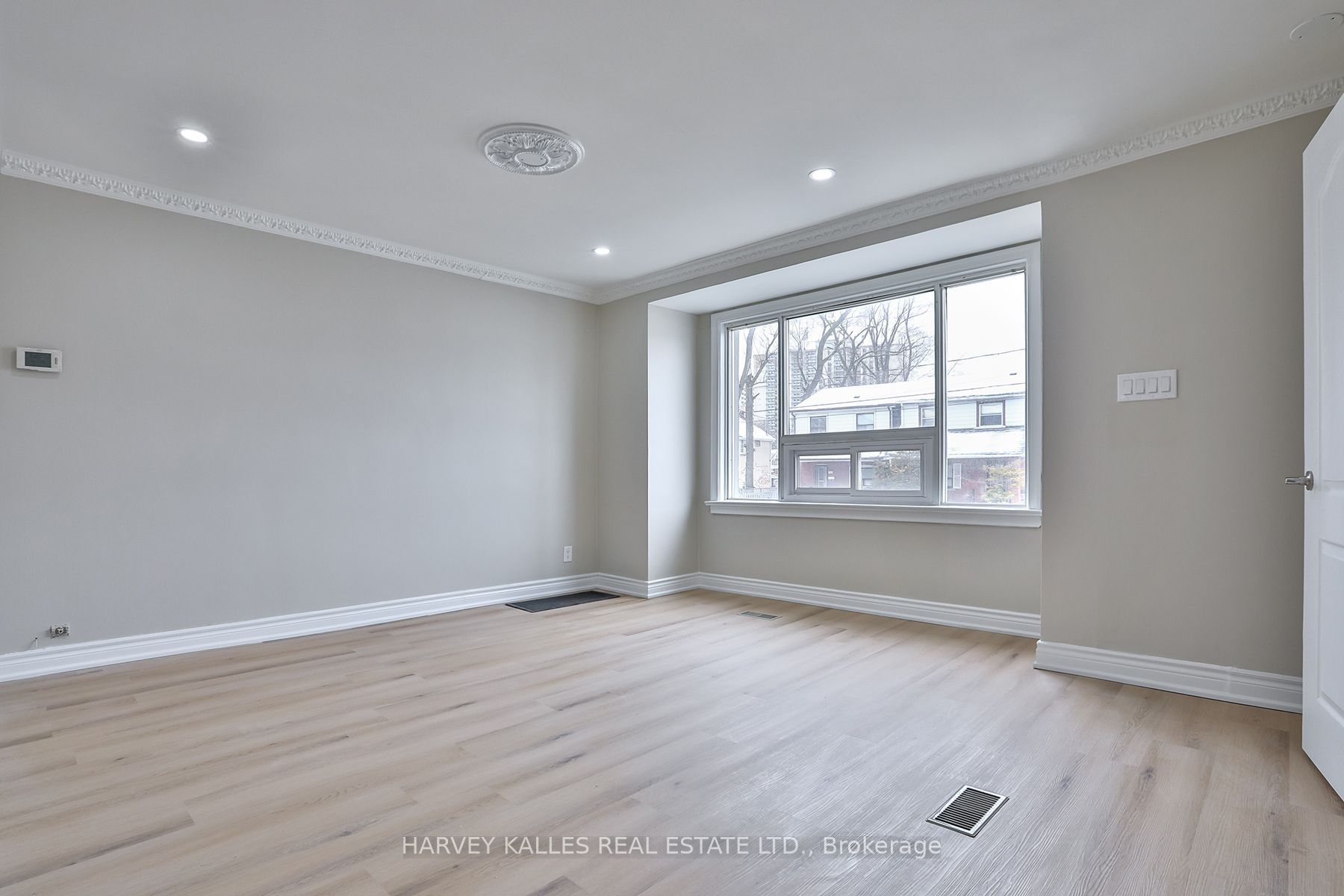 1239 Jane Street, Toronto, ON M6M 4X9 photo 3