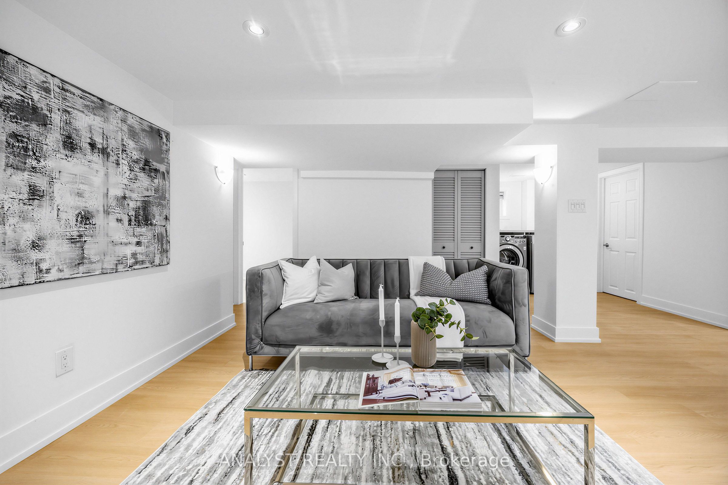 39 Chartwell Road Lower Level, Toronto, ON M8Z 4E9 photo 3