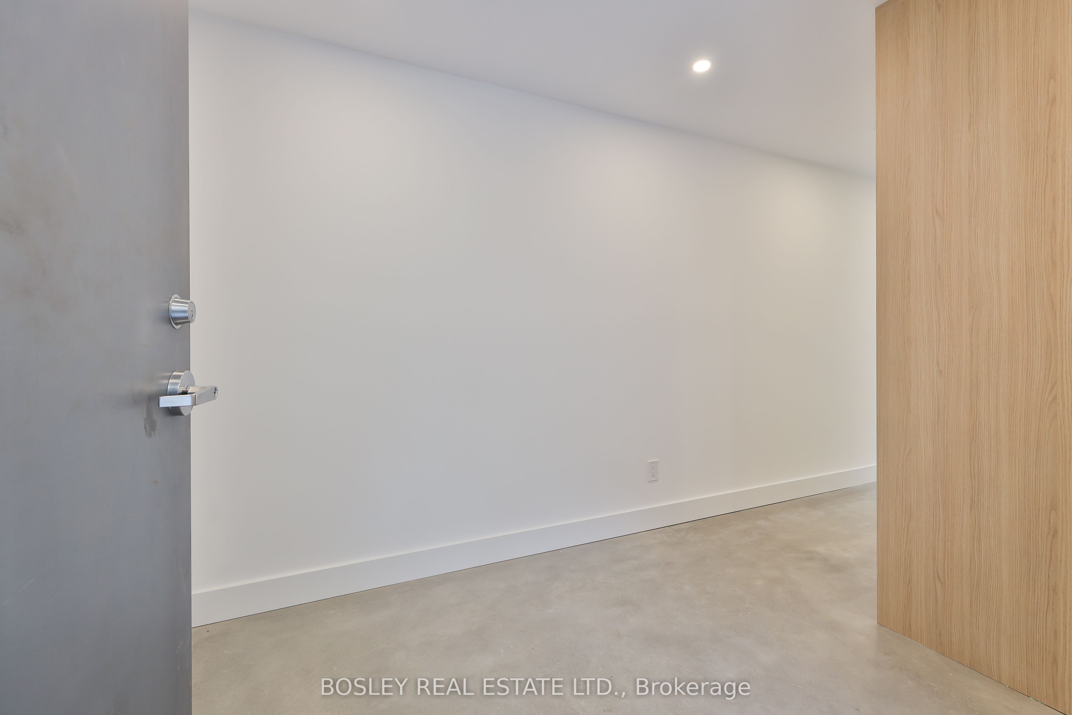 1404 Dufferin Street Laneway, Toronto, ON M6H 4C8 photo 3