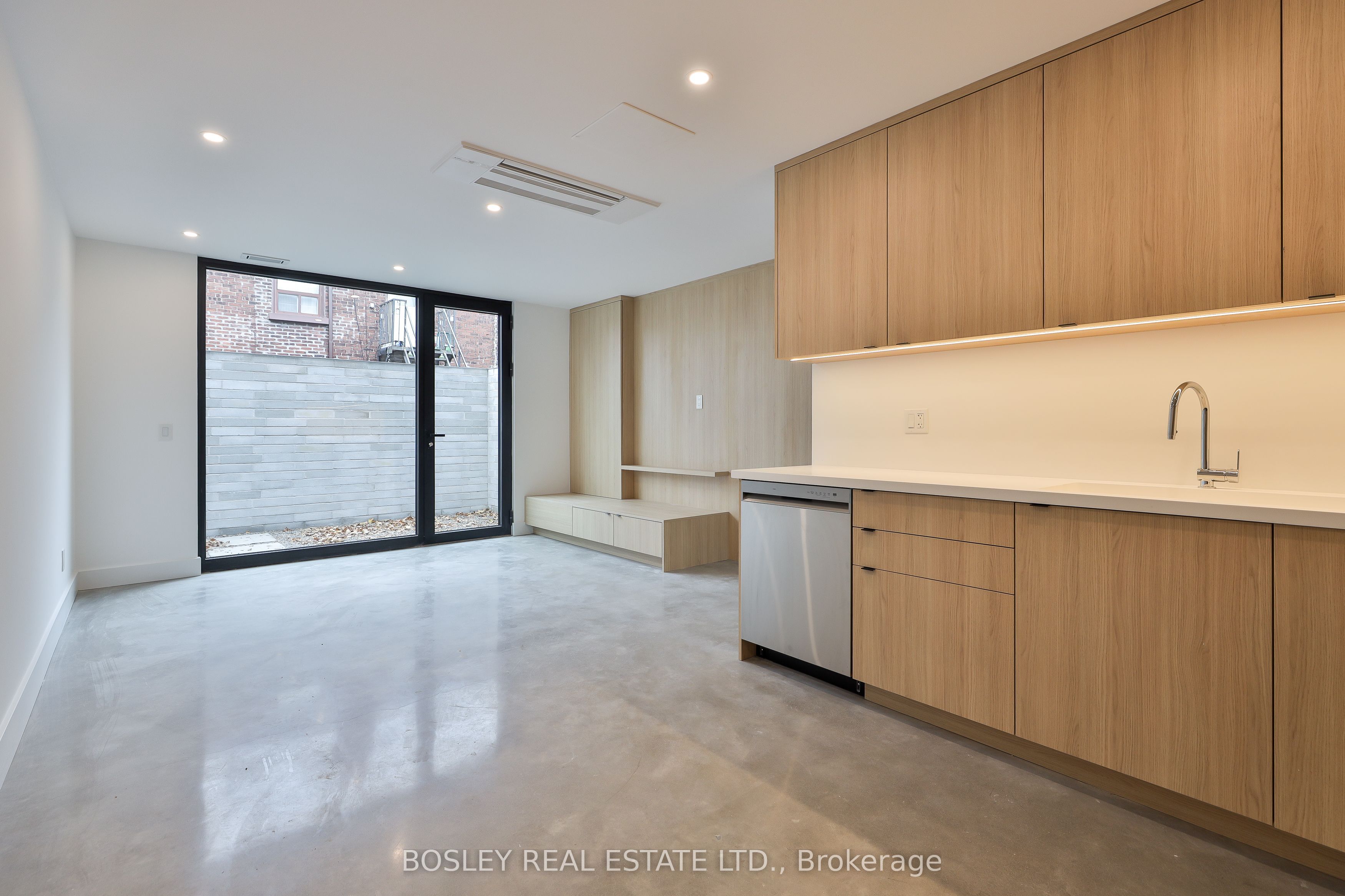 1404 Dufferin Street Laneway, Toronto, ON M6H 4C8 photo 5