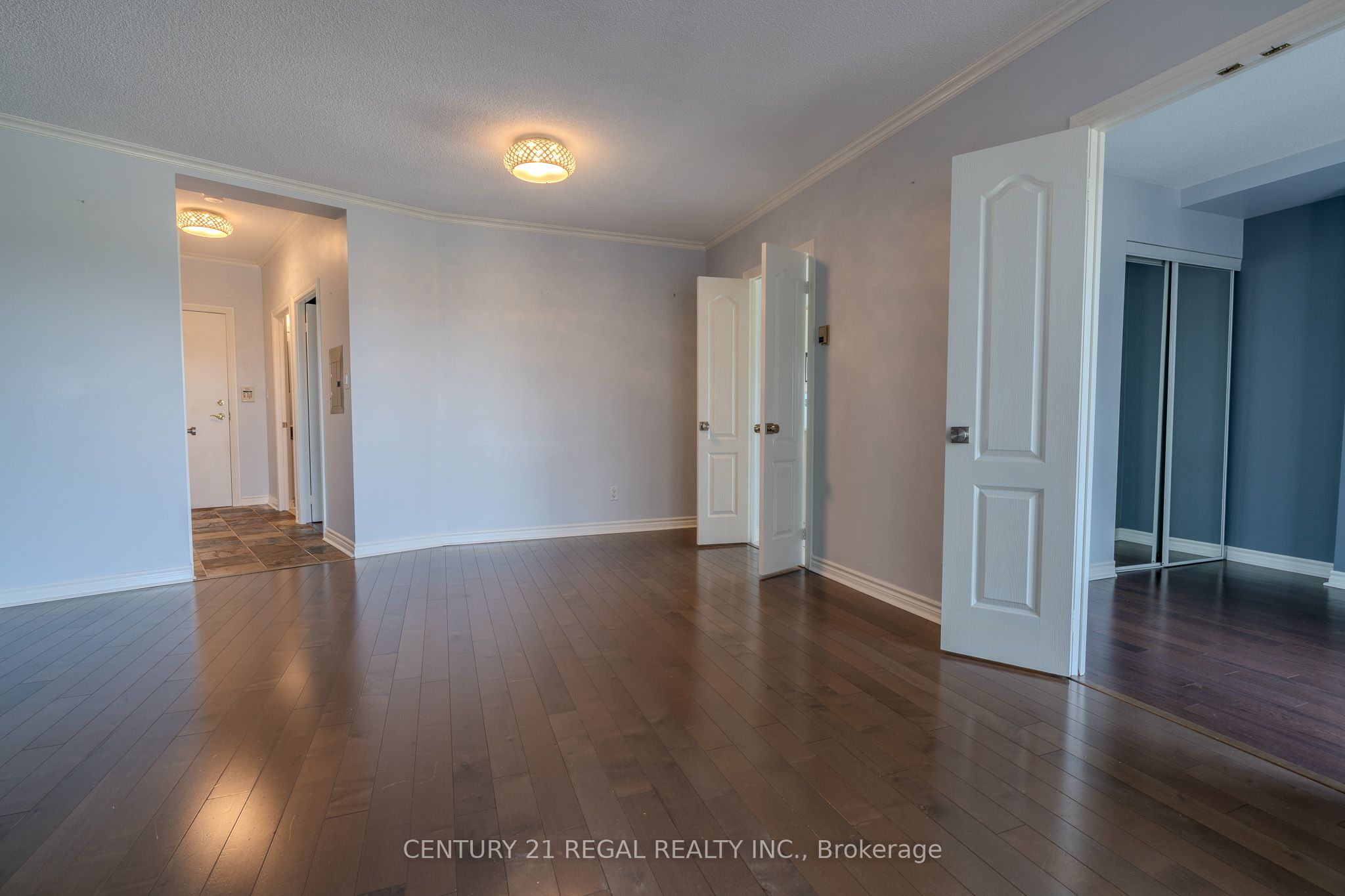 2111 Lake Shore Blvd Boulevard W 709, Toronto, ON M8V 4B2 photo 2