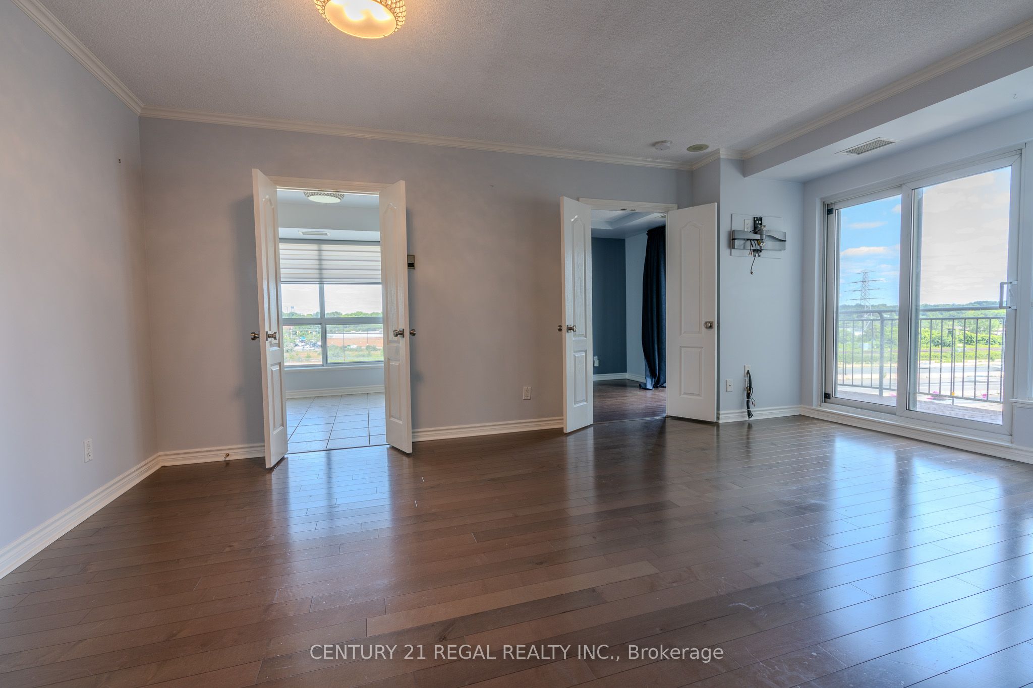 2111 Lake Shore Blvd Boulevard W 709, Toronto, ON M8V 4B2 photo 3