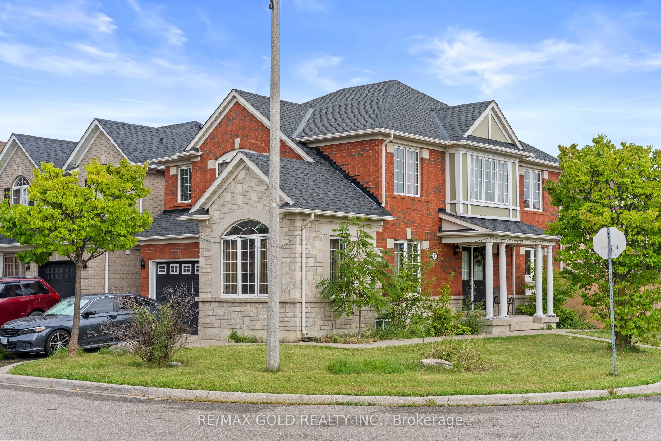 1 Slipneedle Street, Brampton, ON L6S 6L4 photo 2