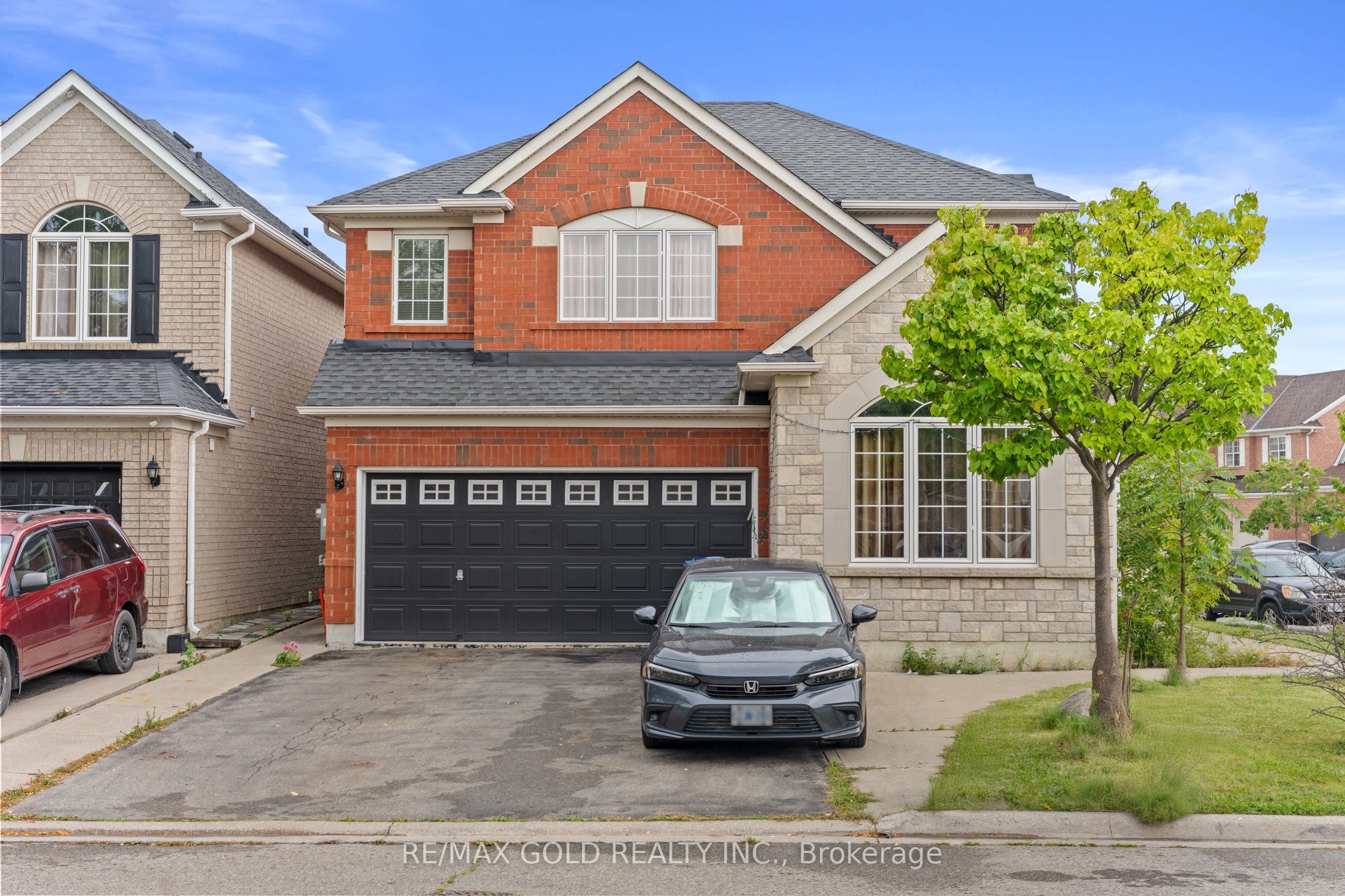 1 Slipneedle Street, Brampton, ON L6S 6L4 photo 3