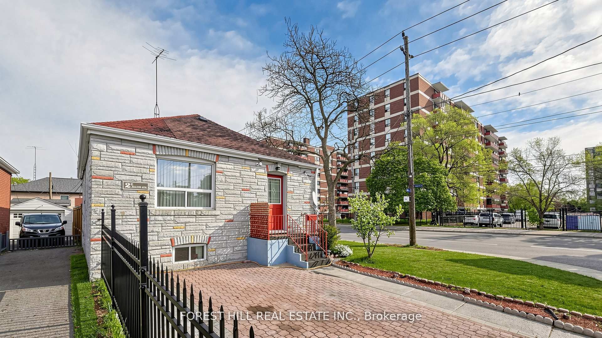 2 Ellins Avenue, Toronto, ON M6N 2A1 photo 2