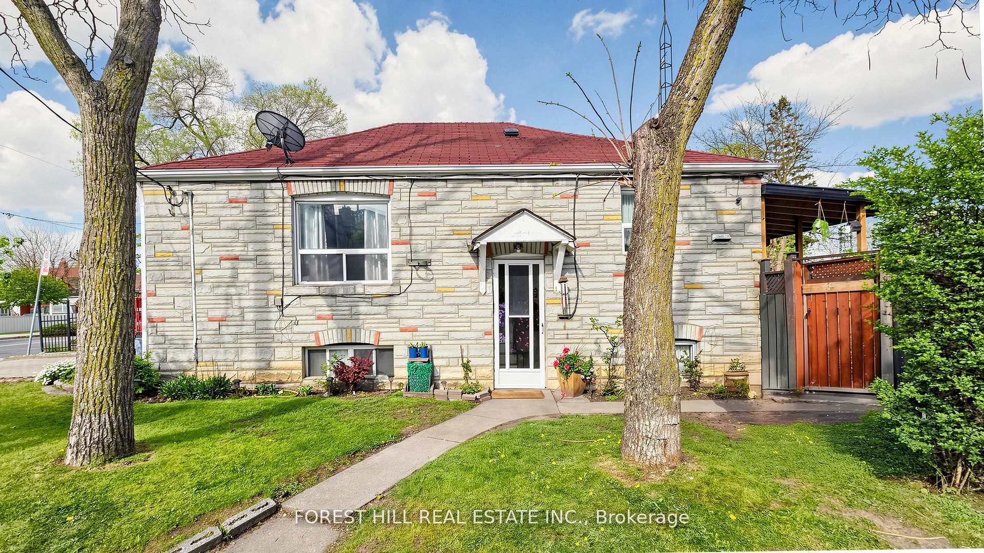 2 Ellins Avenue, Toronto, ON M6N 2A1 photo 3