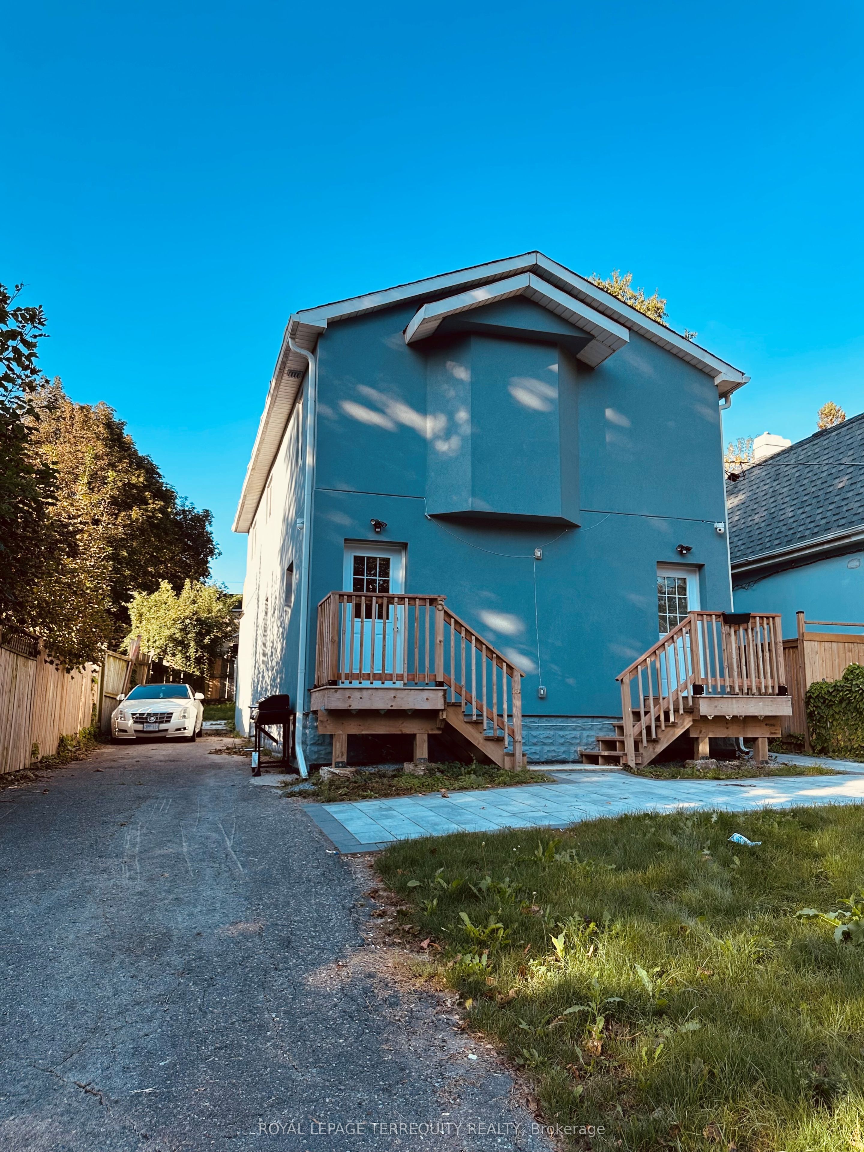 5 Lowes Avenue 1, 2, & 3, Brampton, ON L6X 1R8 photo 2