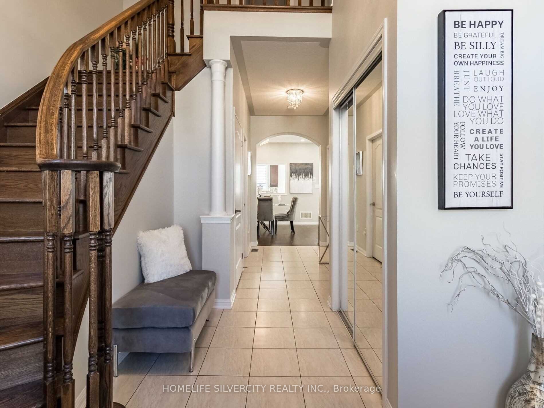 10 Bloom Drive, Brampton, ON L6P 3C2 photo 5