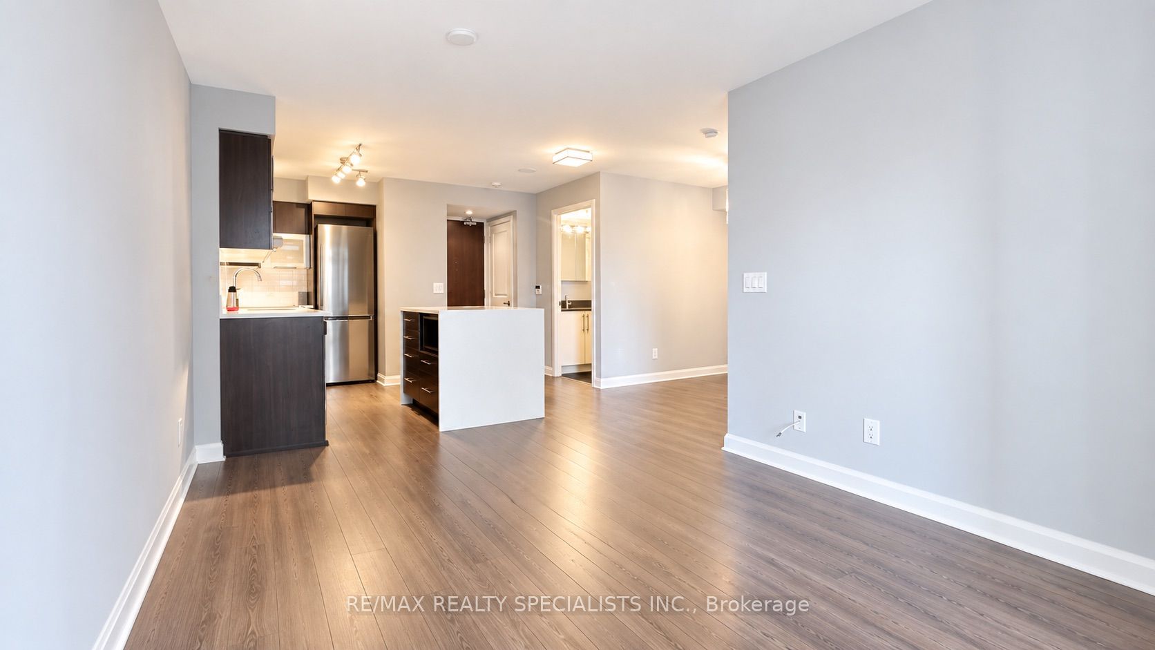 1 Michael Power Place 612, Toronto, ON M9A 0A1 photo 5