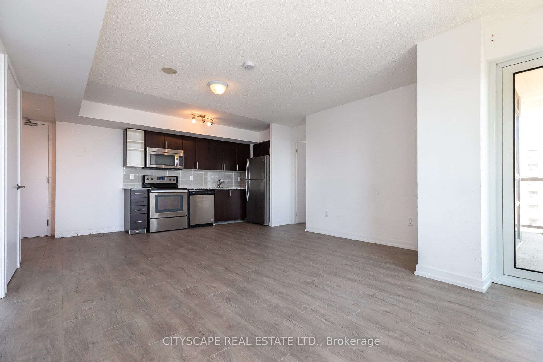 1410 Dupont Street 2304, Toronto, ON M6H 2B1 photo 3
