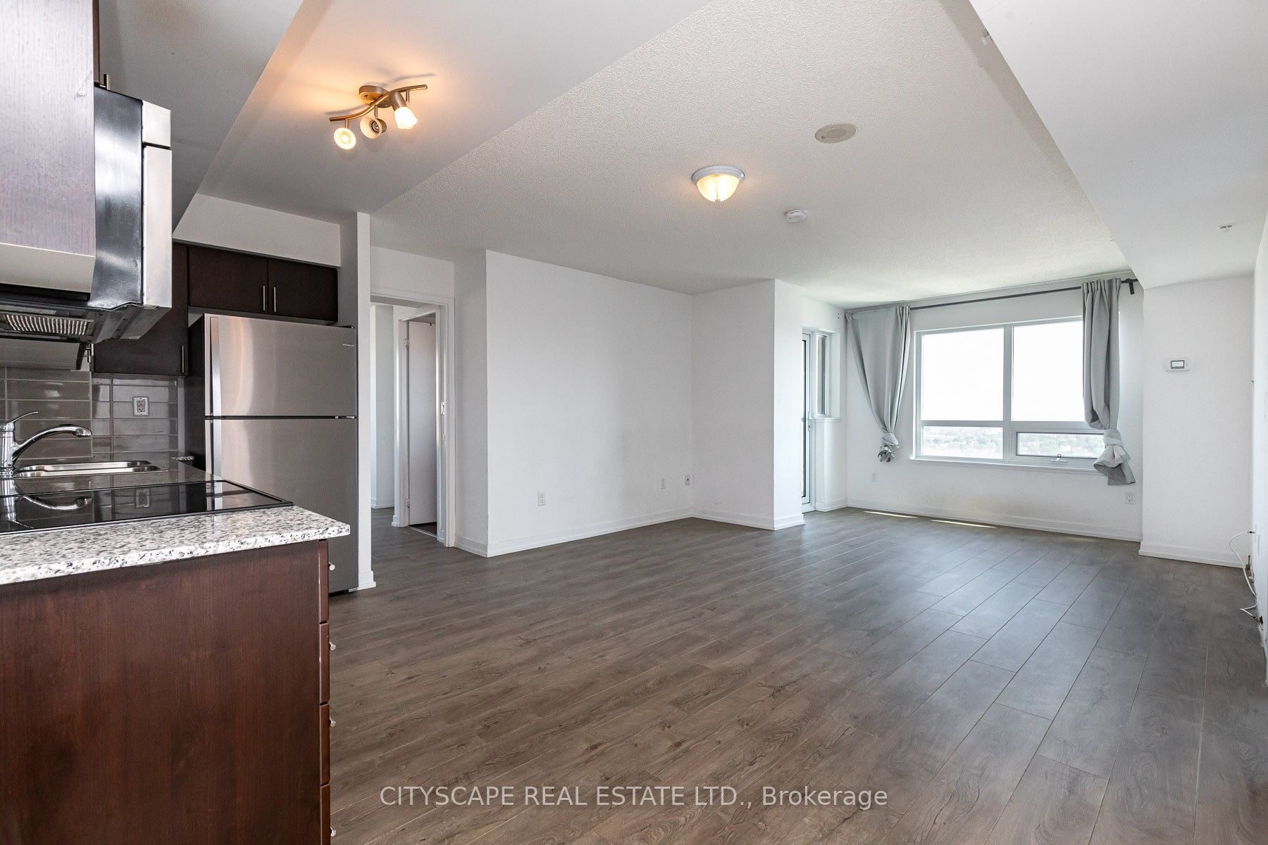 1410 Dupont Street 2304, Toronto, ON M6H 2B1 photo 4