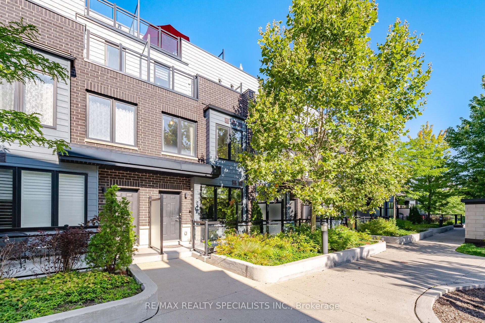 2232 Bromsgrove Road 7, Mississauga, ON L5J 0B3 photo 3