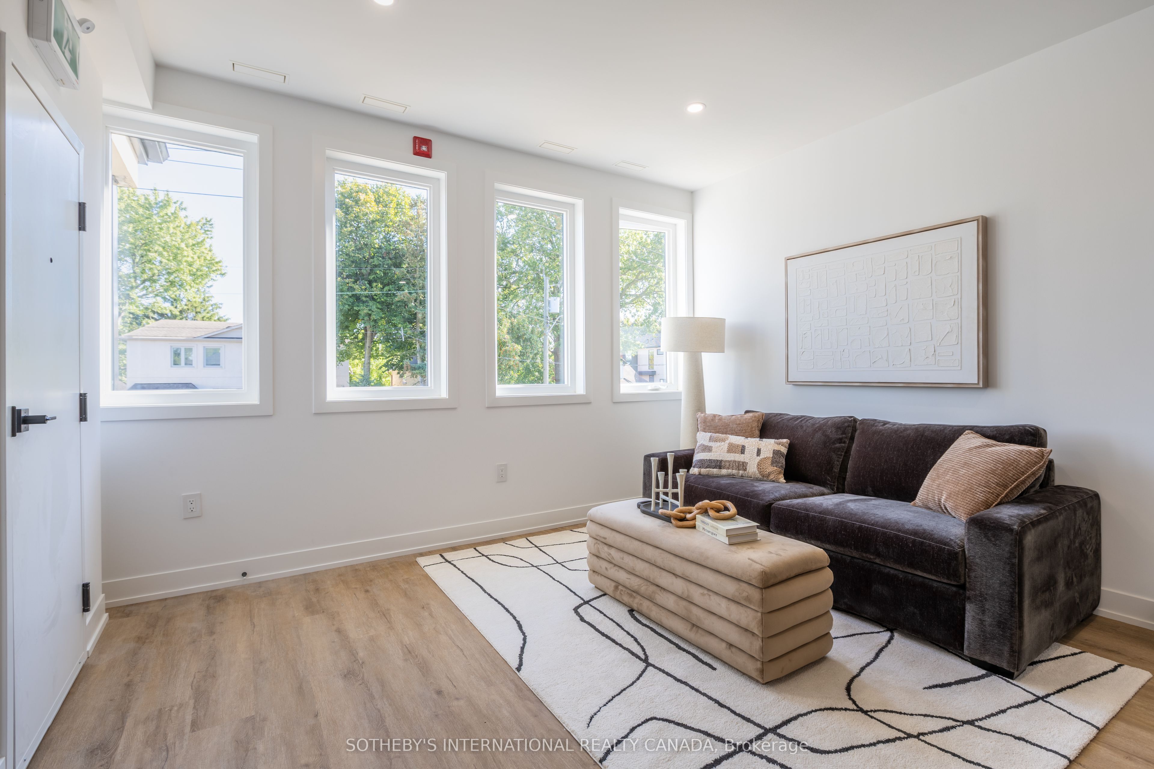 60 Cannon Road 1, Toronto, ON M8Y 1S1 photo 3