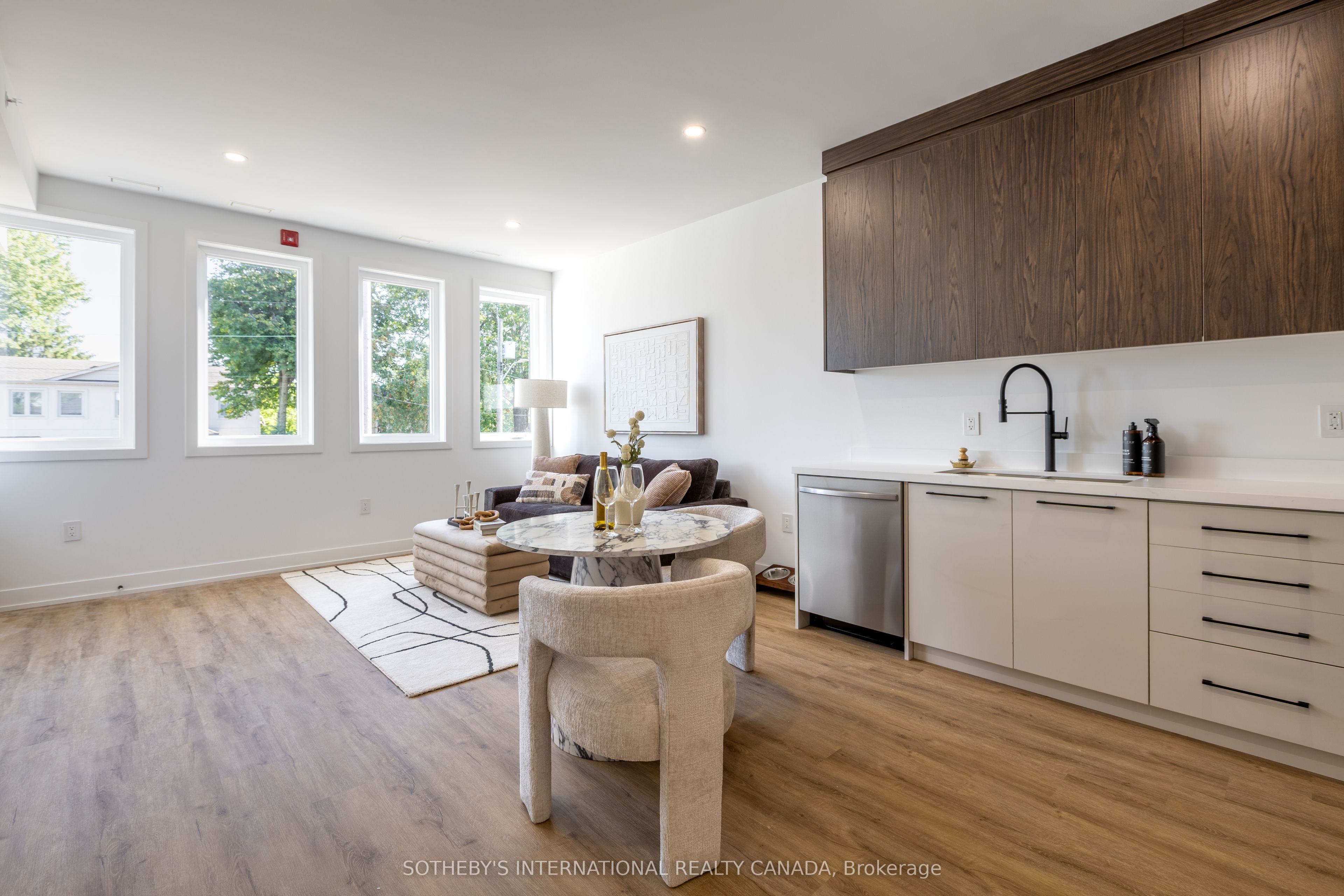 60 Cannon Road 1, Toronto, ON M8Y 1S1 photo 4