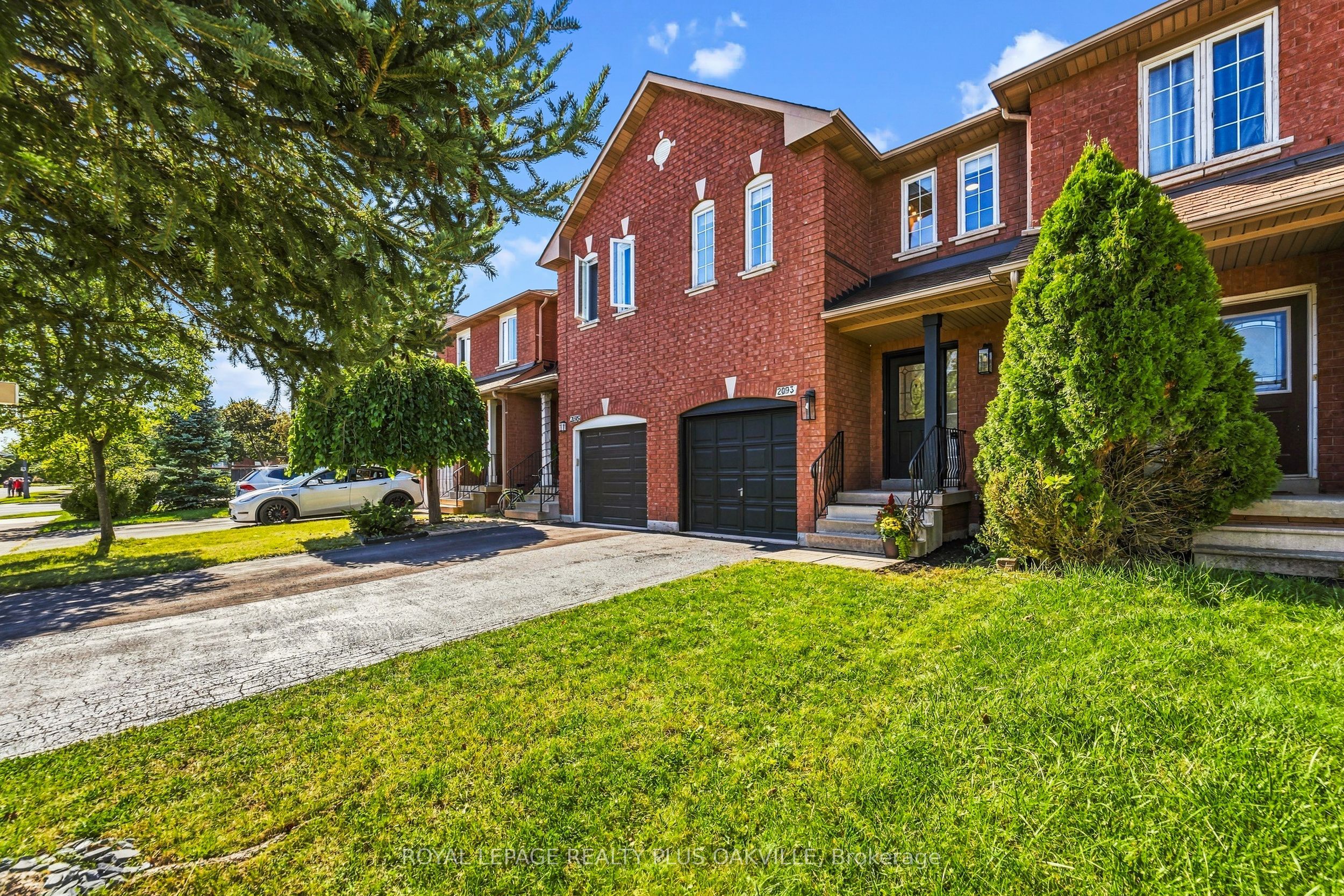 2093 Golden Orchard Trail, Oakville, ON L6M 3W8 photo 4
