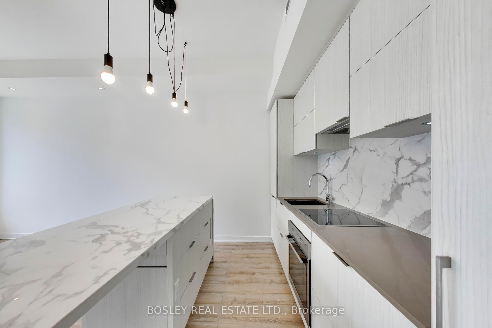 1990 Bloor Street W 210, Toronto, ON M6P 3L1 photo 5