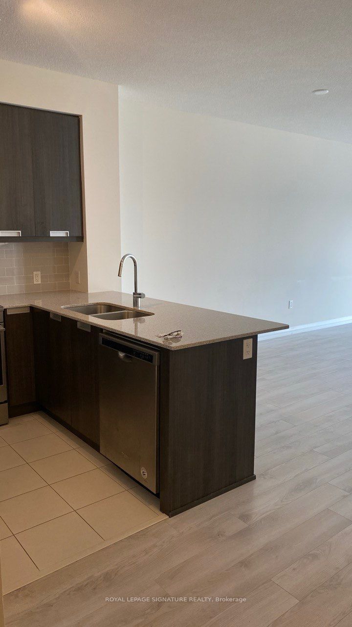 35 Watergarden Drive 2611, Mississauga, ON L5R 0G8 photo 2