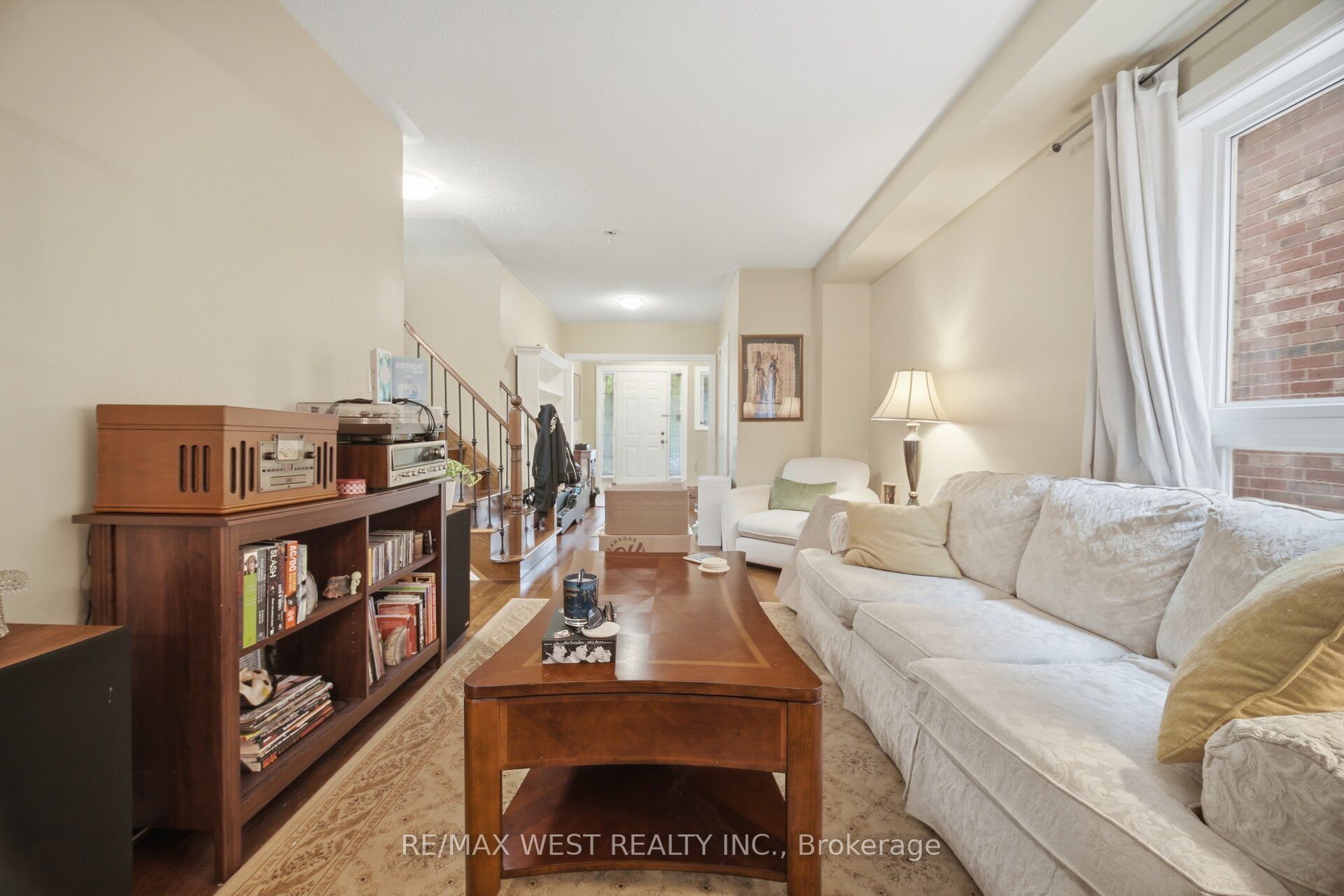 6409 Torre Drive Upper, Mississauga, ON L5V 2S5 photo 3