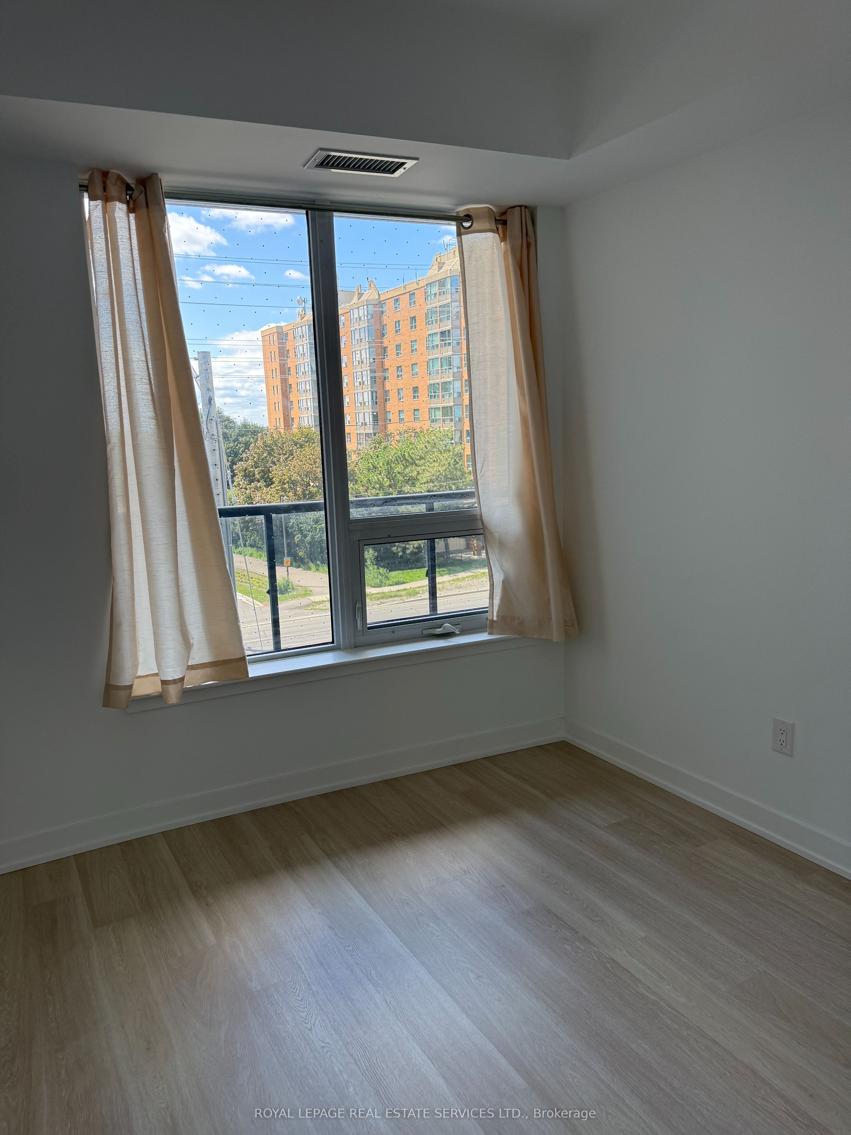 5105 Hurontario Street 309, Mississauga, ON L4Z 0C9 photo 4