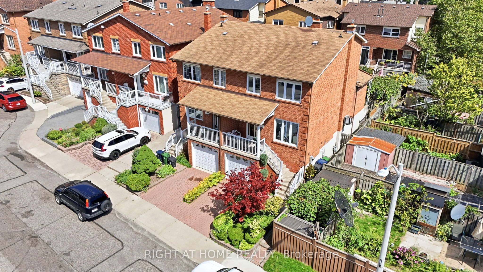 98 Beaver Terrace, Toronto, ON M6H 4G8 photo 2