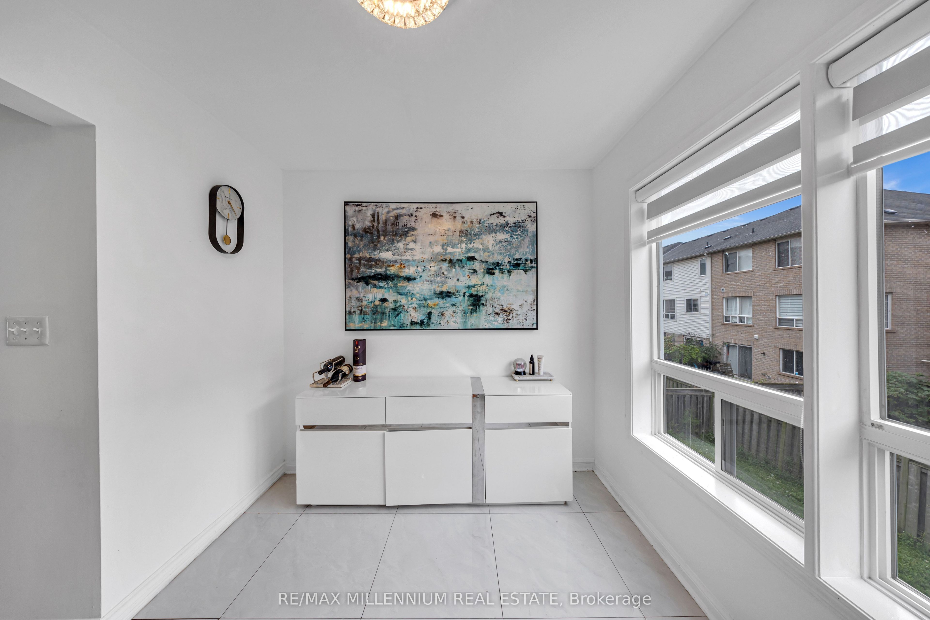 39 Decker Hollow Circle, Brampton, ON L6X 0K9 photo 3