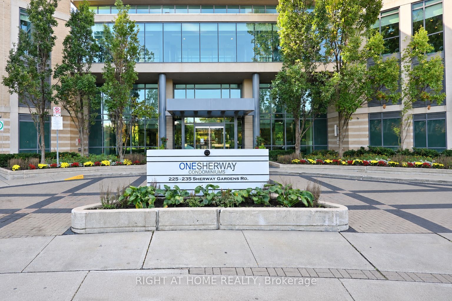 225 Sherway Gardens Road 105, Toronto, ON M9C 0A3 photo 2