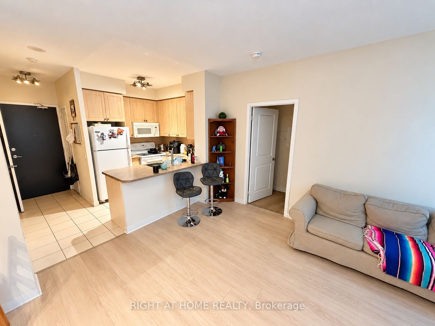 225 Sherway Gardens Road 105, Toronto, ON M9C 0A3 photo 4