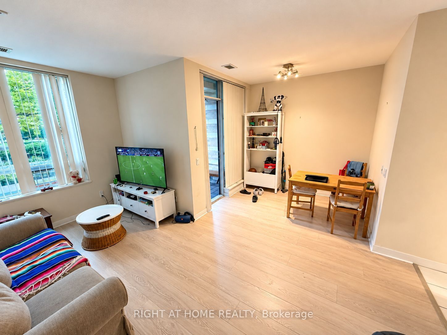 225 Sherway Gardens Road 105, Toronto, ON M9C 0A3 photo 5