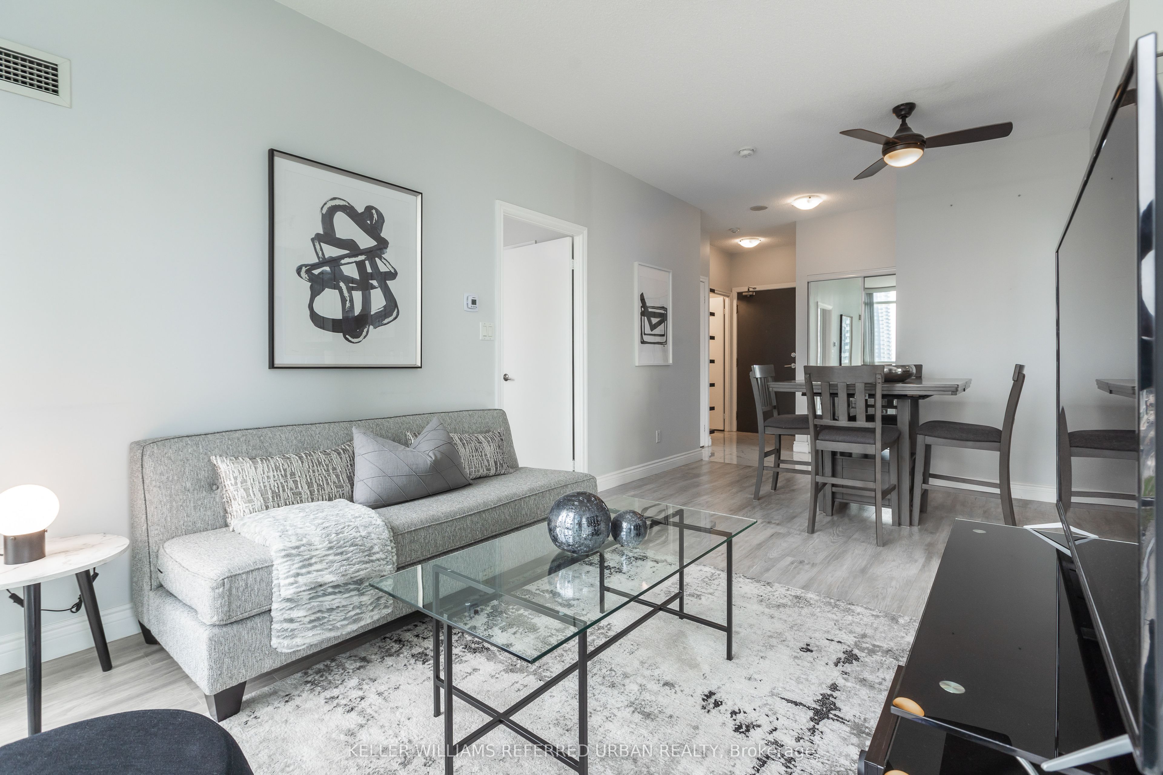 4070 Confederation Parkway 1107, Mississauga, ON L5B 0E9