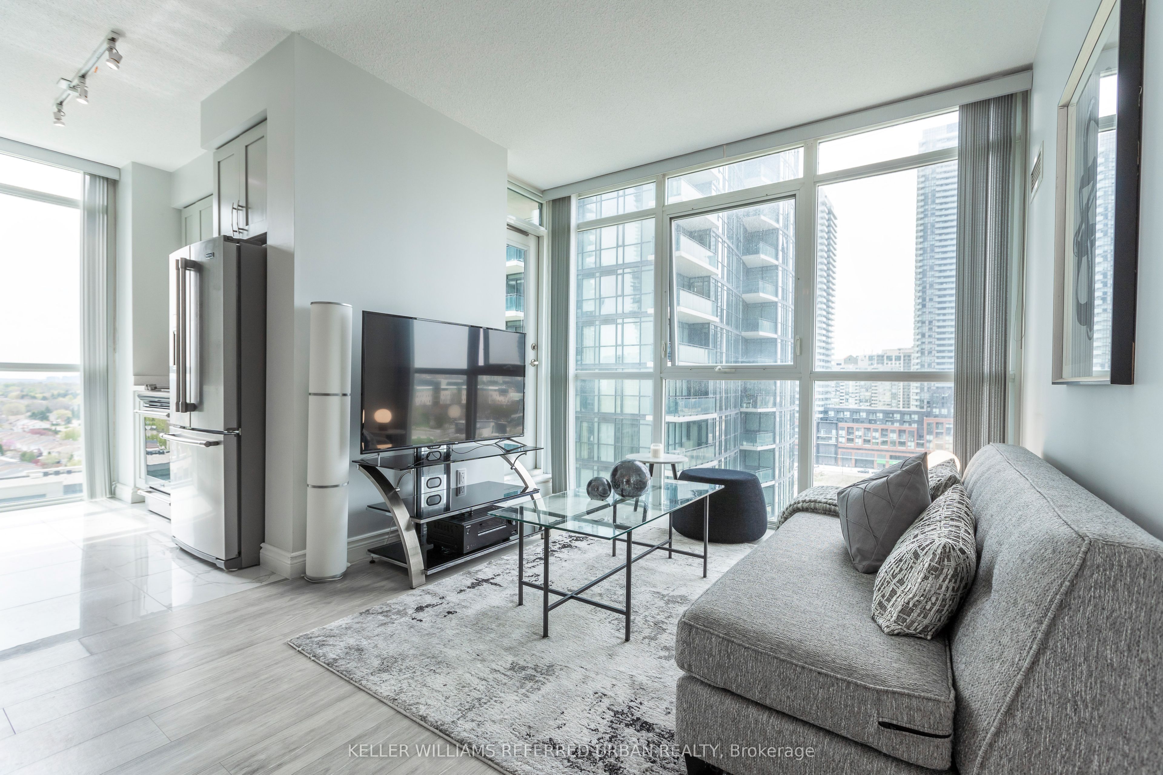 4070 Confederation Parkway 1107, Mississauga, ON L5B 0E9 photo 3