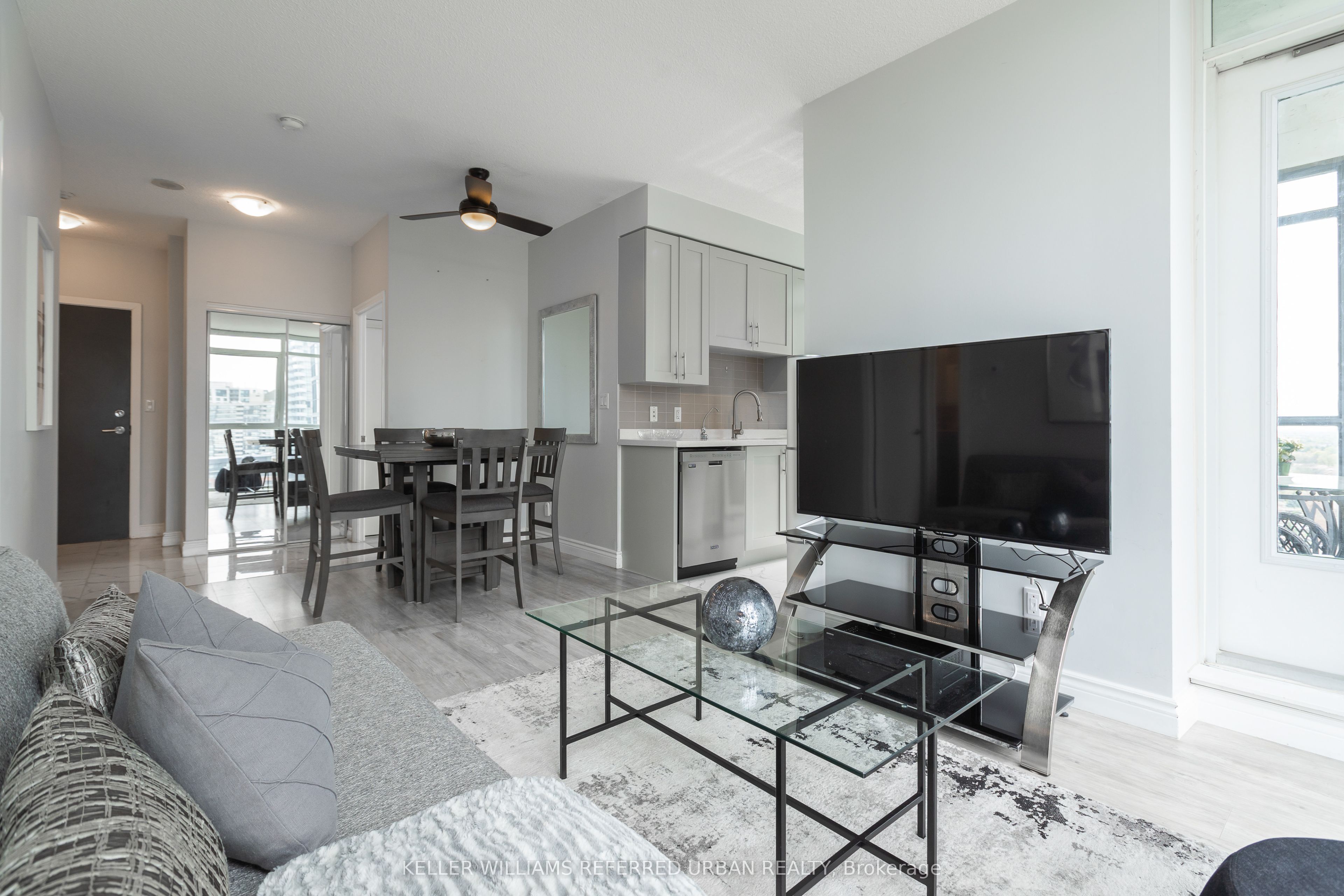 4070 Confederation Parkway 1107, Mississauga, ON L5B 0E9 photo 5