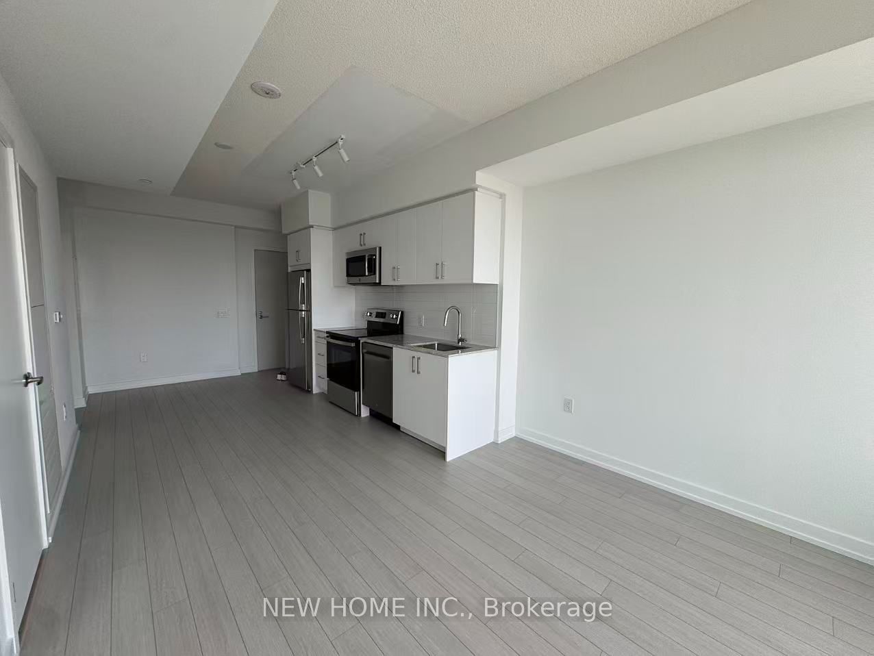 4010 Eglinton Avenue 1711, Toronto, ON M9A 0G5 photo 5