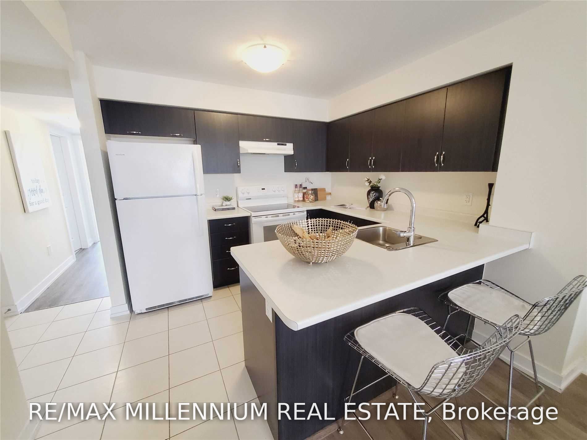 60 Parrotta Drive 279, Toronto, ON M9M 0B4 photo 4