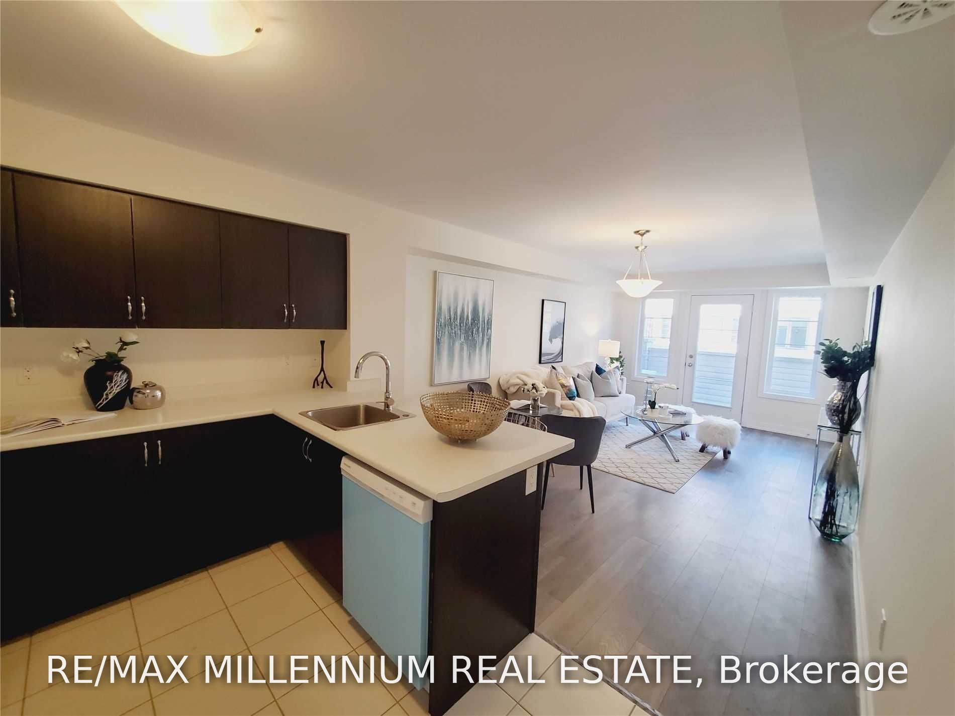 60 Parrotta Drive 279, Toronto, ON M9M 0B4 photo 5