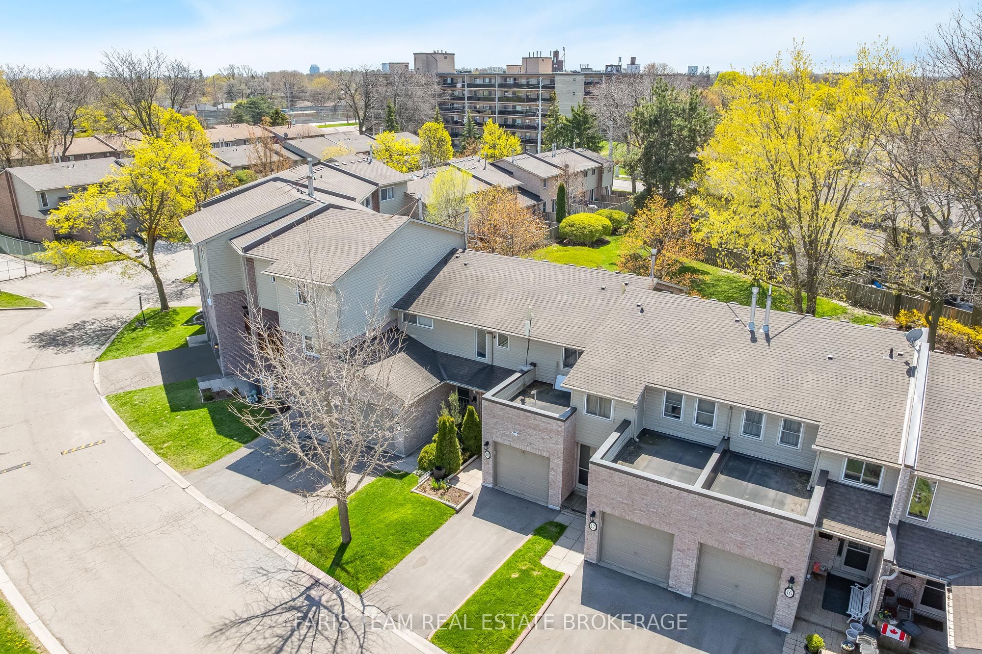 2075 Asta Drive 18, Mississauga, ON L5A 2T5 photo 2