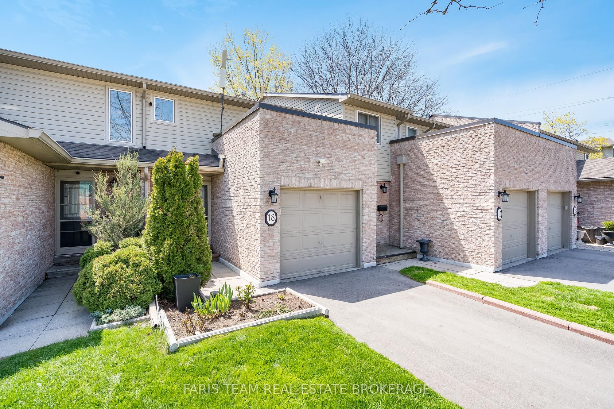2075 Asta Drive 18, Mississauga, ON L5A 2T5 photo 3