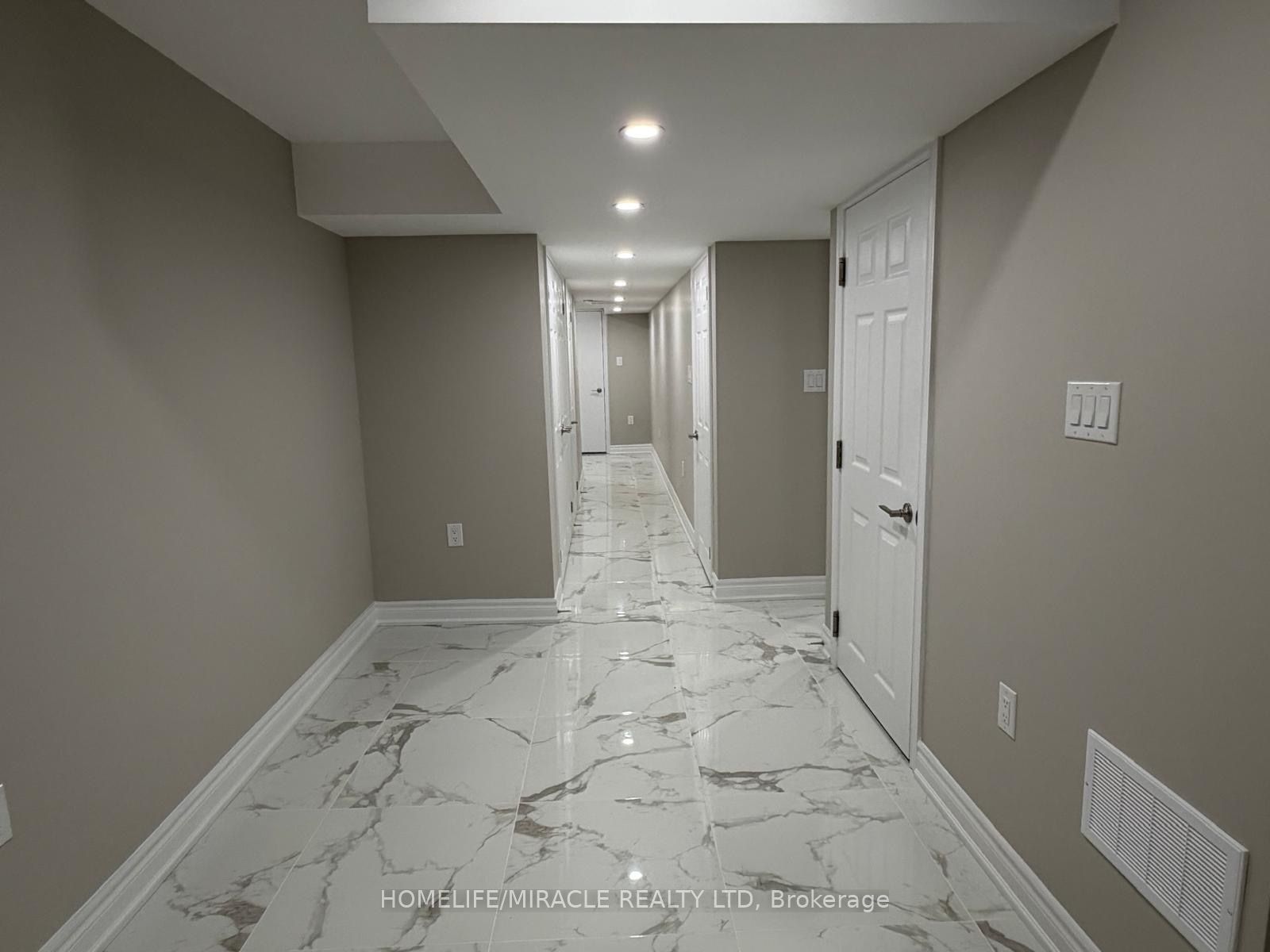 3082 Doyle Street Basement, Mississauga, ON L5M 0N1 photo 5