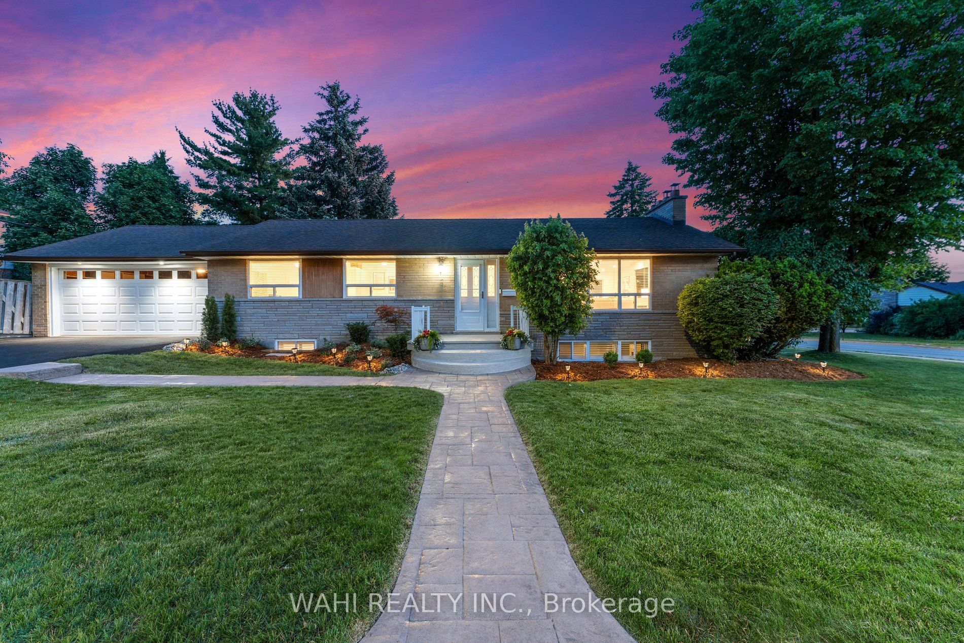 39 Nanwood Drive, Brampton, ON L6W 1L7 photo 2