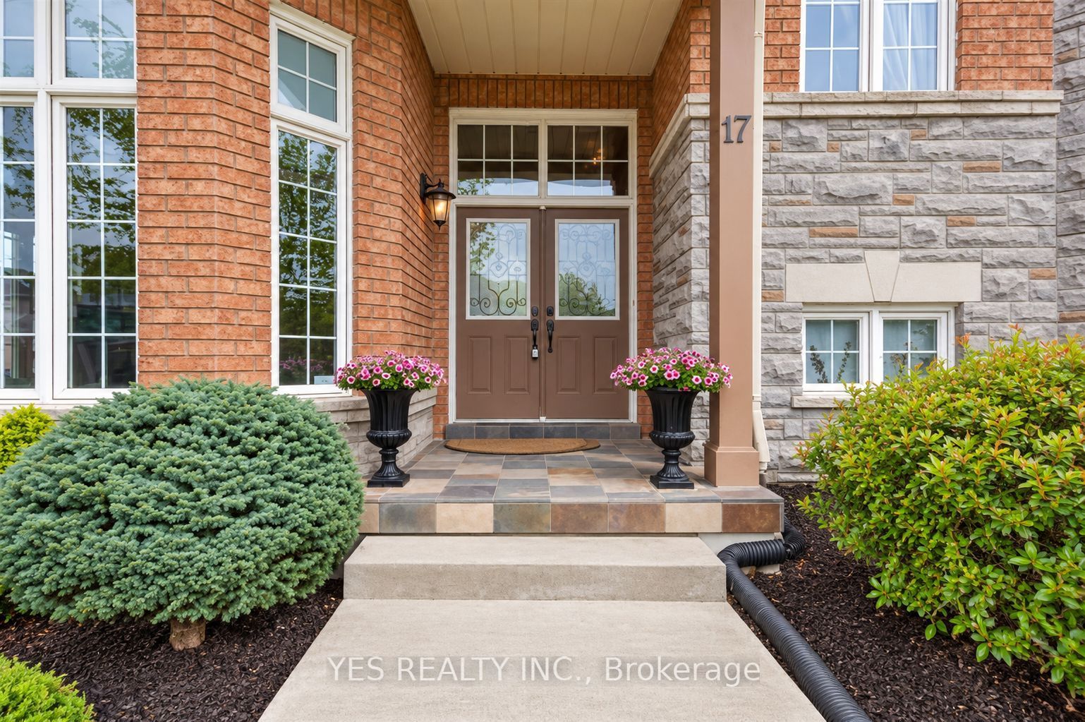 17 Snowcap Road, Brampton, ON L6R 1W2 photo 3