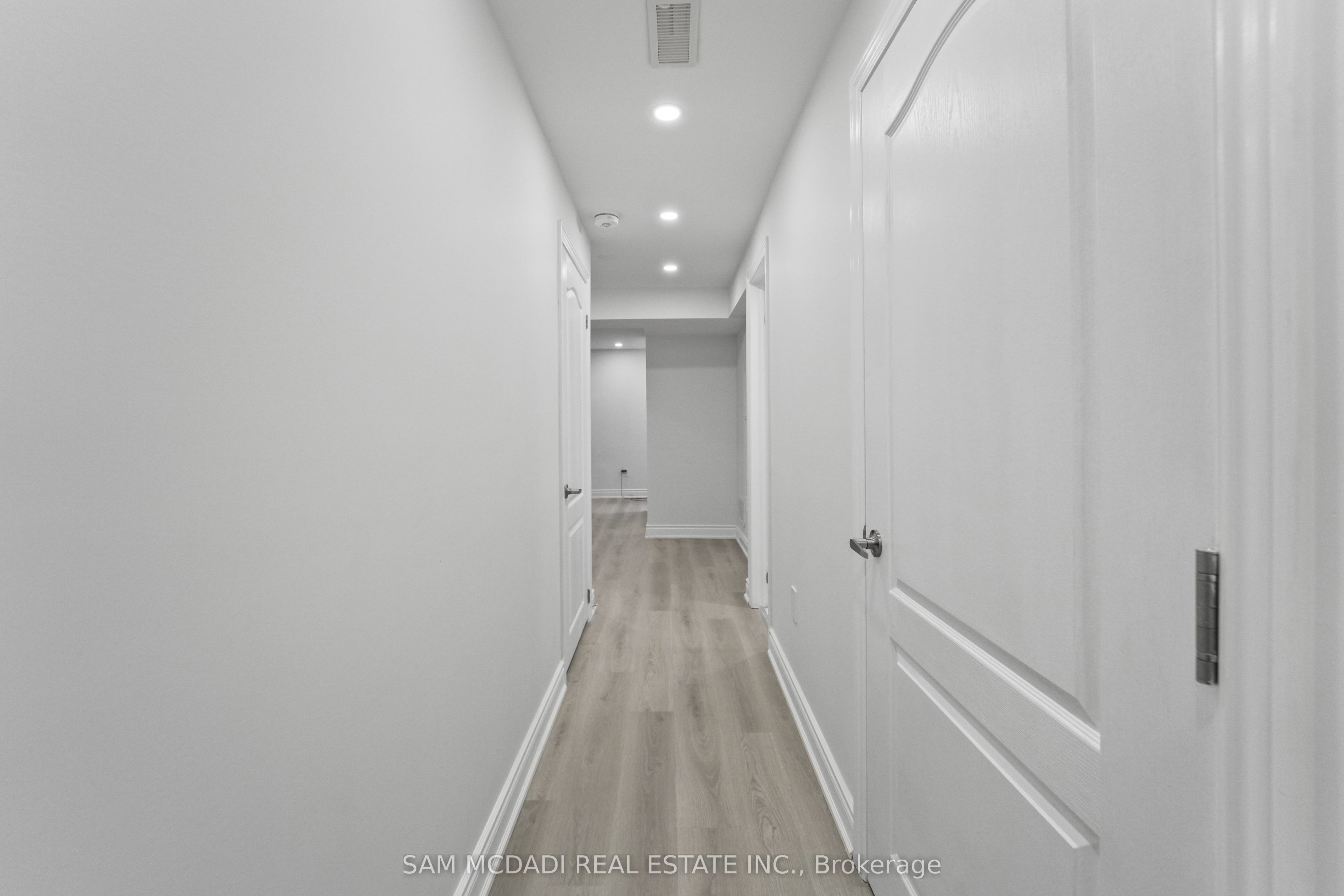4778 Crystal Rose Drive BSMT, Mississauga, ON L5V 1G9 photo 3