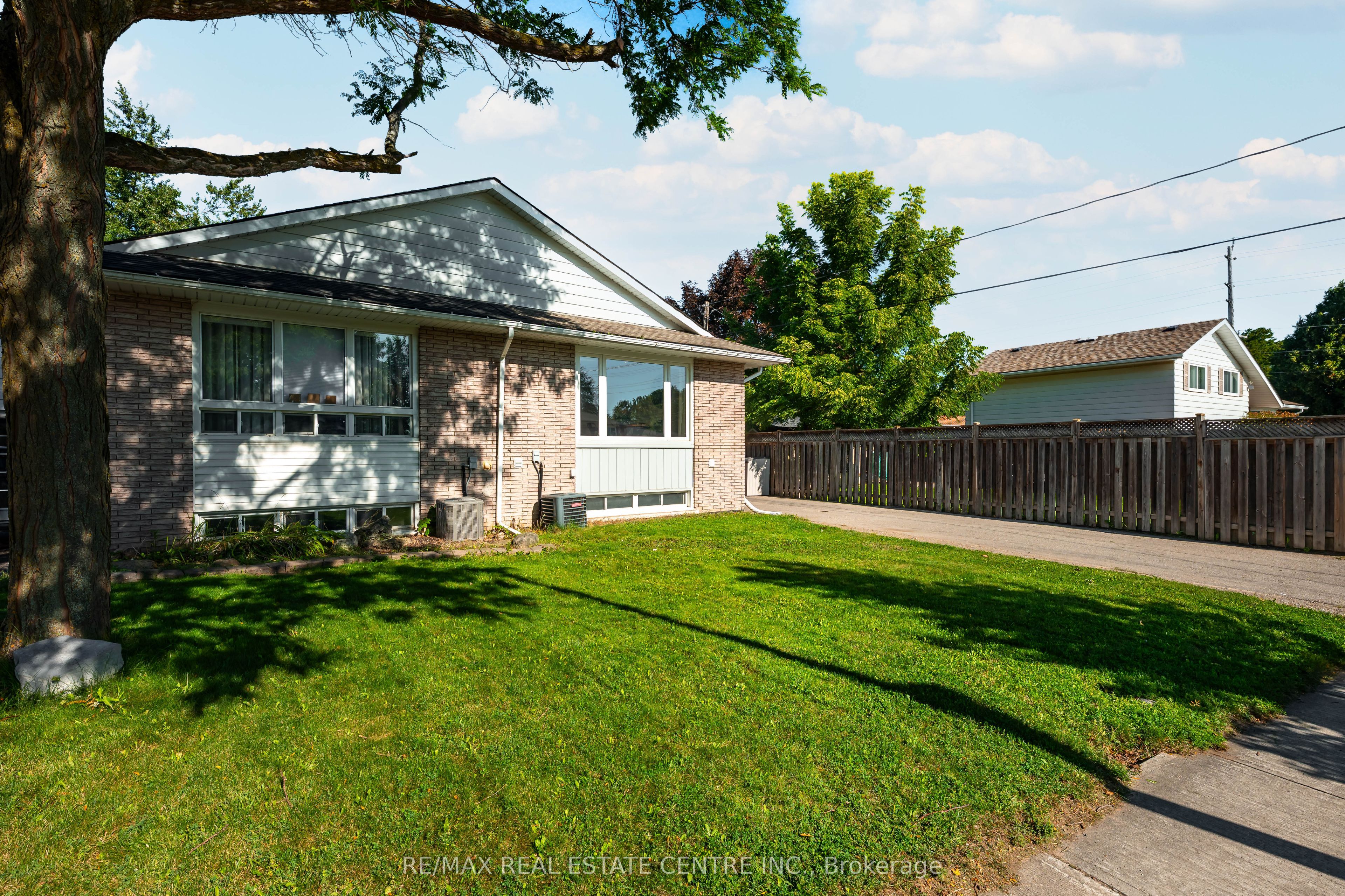 7 Madison Avenue, Orangeville, ON L9W 1R9