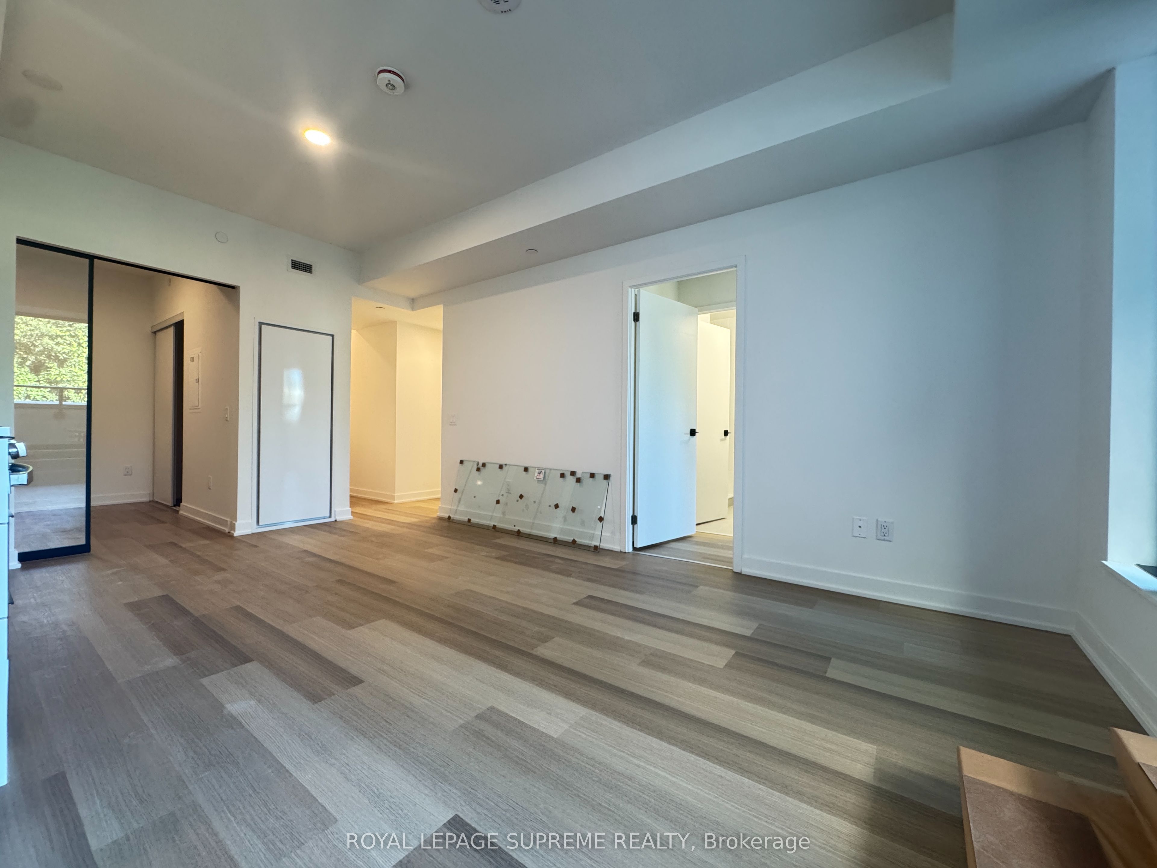 1 Vine Avenue 309, Toronto, ON M6P 0C8 photo 3