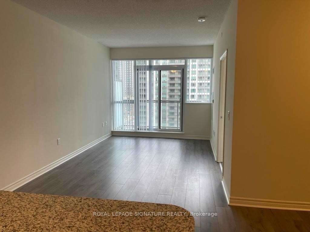 349 Rathburn Road 1509, Mississauga, ON L5B 0C8 photo 4