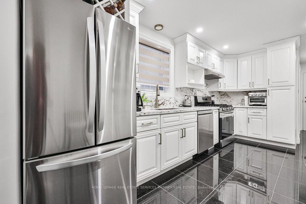 93 Park Street W 1, Mississauga, ON L5H 1L2 photo 4