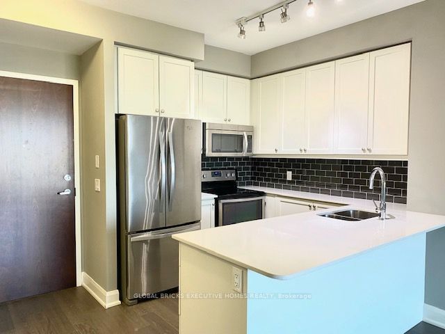 2480 Prince Michael Drive 226, Oakville, ON L6H 0H1 photo 5