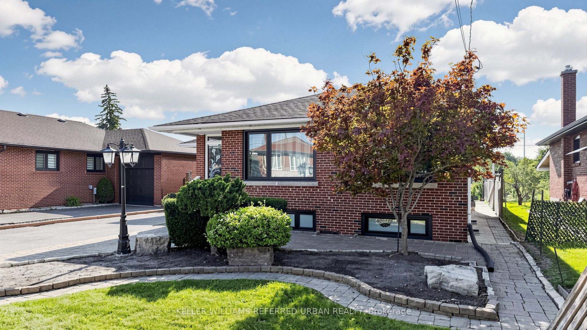 6 Frankfort Avenue Lower, Toronto, ON M6L 2Y2 photo 4