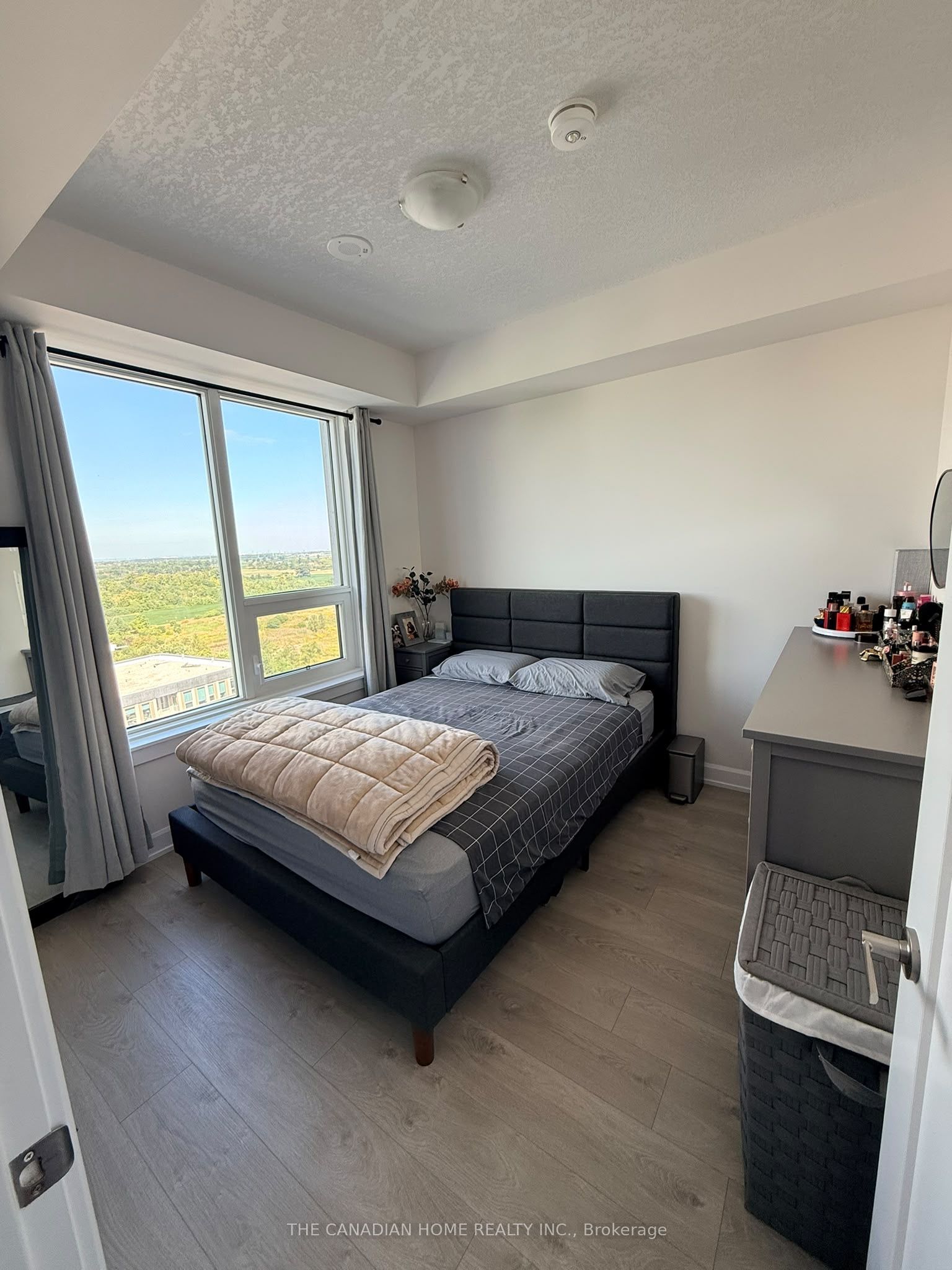 3220 William Coltson Avenue 1406, Oakville, ON L6H 7X9 photo 5