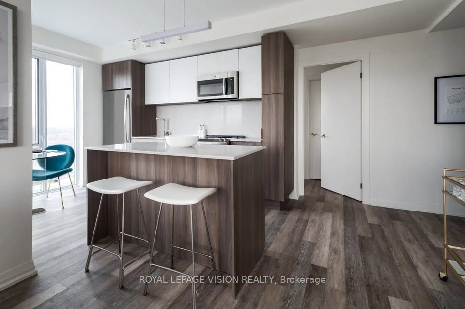 25 Montgomery Avenue 1604, Toronto, ON M8X 1Z6 photo 5